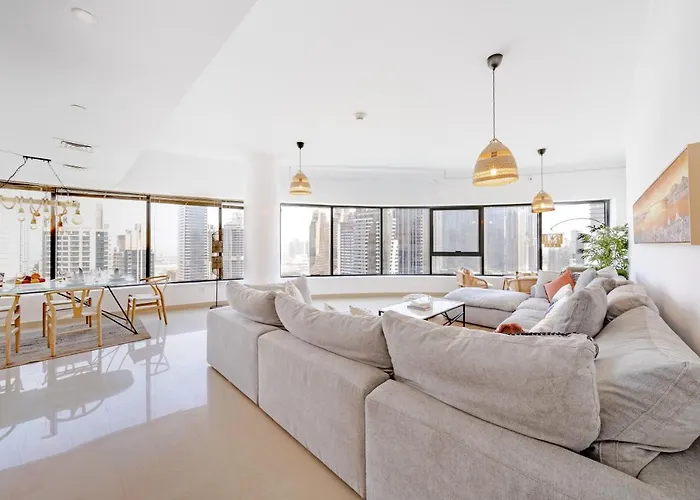 Spacious 3Br With 180˚ Dubai Marina Views