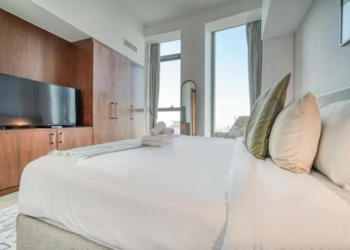 Burj Vista, Downtown Dubai - Burj Khalifa View - Mint Stay
