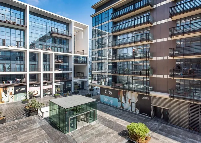 Luxury Apartment With Pool, Patio & Gym In City Walk