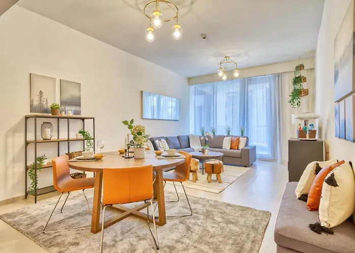 Incredible Views From This Classy Apt With Terrace