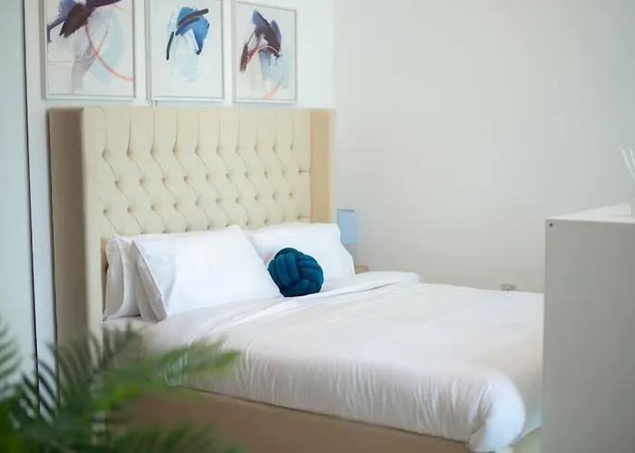 Classic Studio With Dubai Marina View