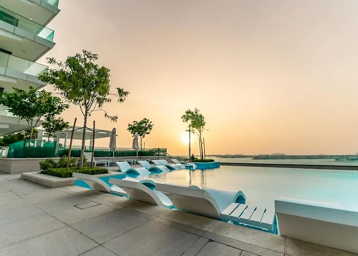 Fam Living - Beachfront Getaway In Emaar Beachfront - Private Beach Access And Luxury Amenities