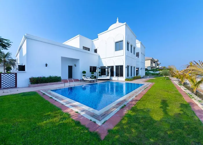 Maison Privee - 5 Star Villa w Private Pool&Beach on Palm Jumeirah