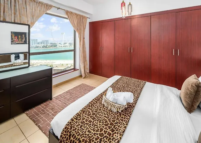 Spacious 4-Bed In Jbr Rimal With Access To Beach!