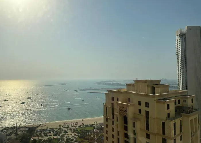 Stylish 2 Bedroom Service Apartment With Sea View