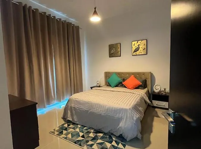 Elegant Stay At Marina Dubai