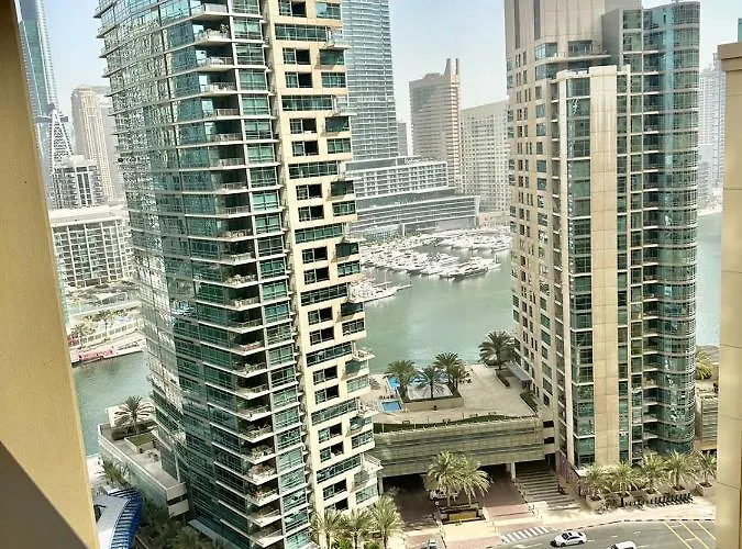 2Br Luxury Apartment Marina View