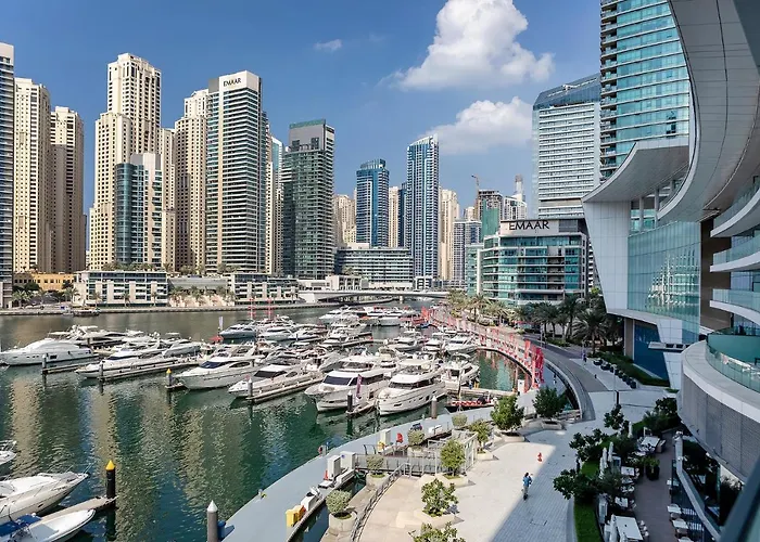 Luxurious 2Br Apt With Panoramic Marina View