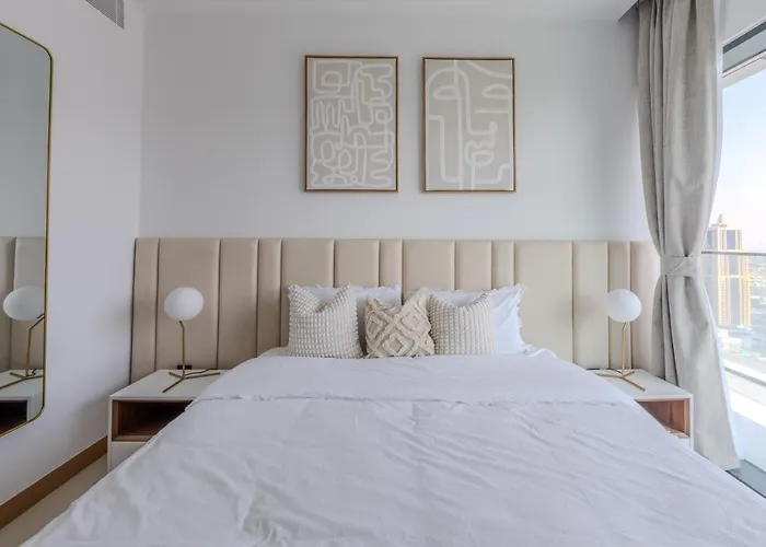 Luxe Nautical Style Apartment 2 Bd In Vida Yacht Club