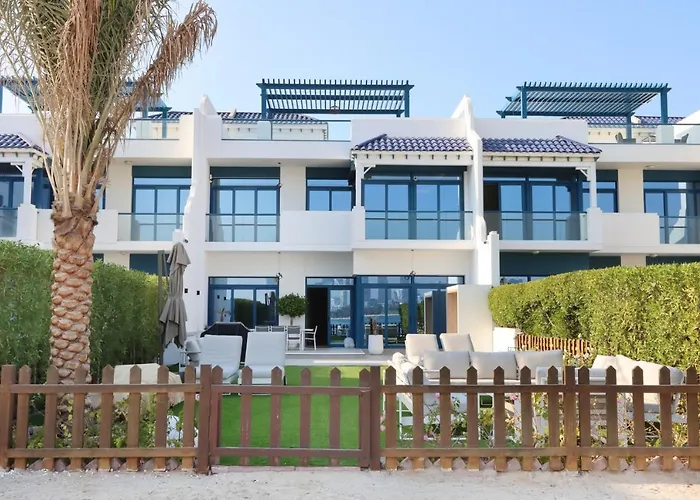 Livbnb - Beachfront 4+1 Villa In Palma Residences