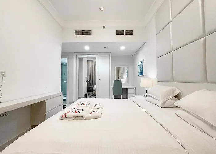 Three Bedroom Near Dubai Mall Street Downtown Dubai - Ezytrac Vacation Homes