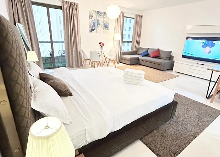 Seaside Spacious Studio With Vibrant Vibes In Jbr By Sweet Homes
