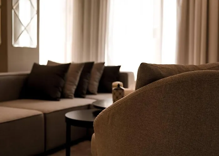 Dubaistay Luxury 2 Bedroom Holiday Appartment Jvc King And Queensize