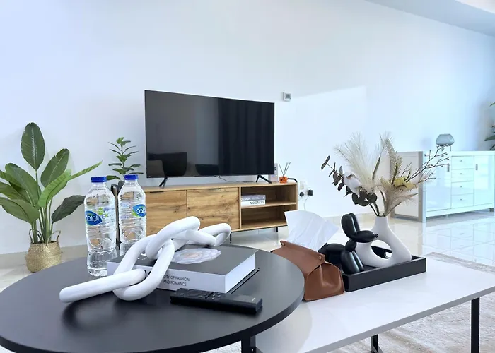 Deluxe Apartment With Panoramic View Near Metro