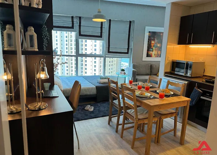 Cozy Marina & Sea View Apt In Bay Central Tower Dubai Marina With Modern Gym & Pool, Steps To Beach & Metro