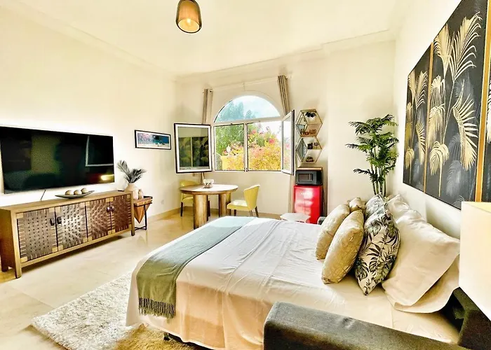 Peaceful Escape Near The Beach With Private Garden