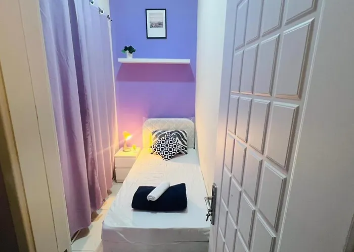 Peaceful Partition Room Near Mall Of The Emirates