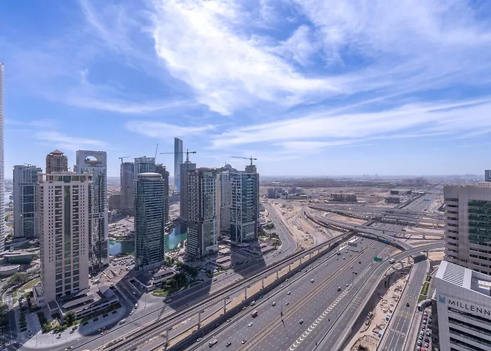 Heaven Crest Vacation Homes Dubai Marina - 4 Bedroom Suite With Marina View Near Jbr Beach, Free Parking, Wi-Fi, Gym And Pool