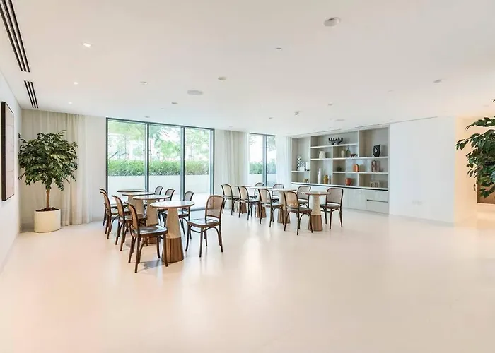 Luxury Beach Front 1Br