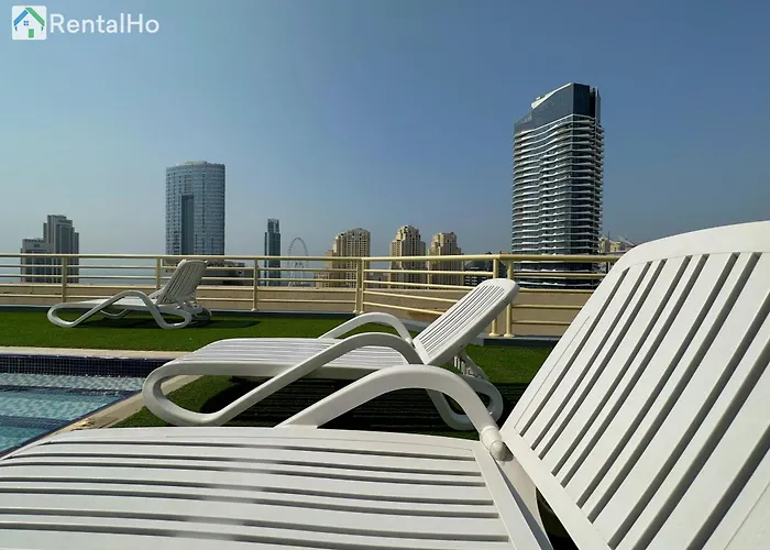 Quiet Studio With Balcony And Roof Top Pool In Dubai Marina