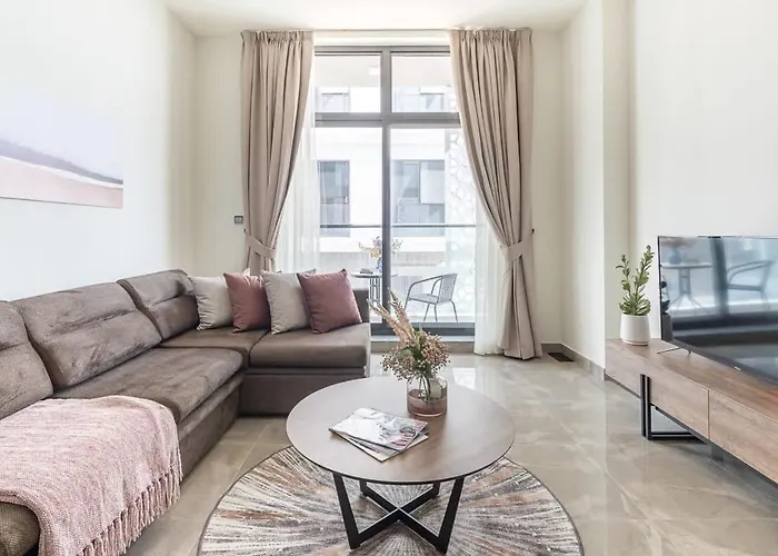 Frank Porter - Majestique Residence 2