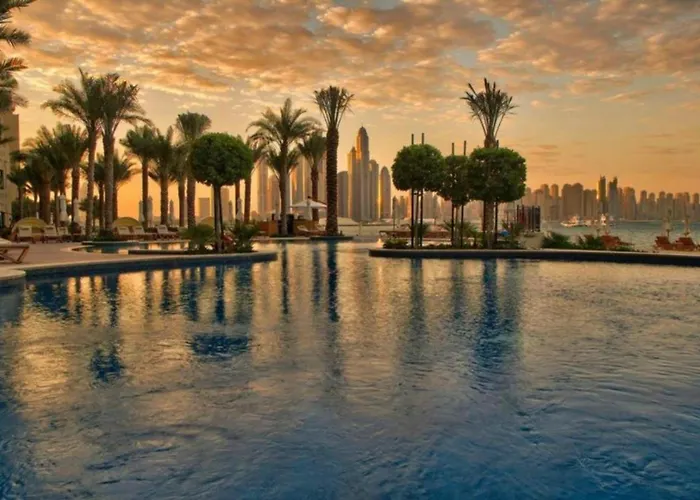 Fairmont Apartments The Palm, Free Access To Hotel Beach And Pools