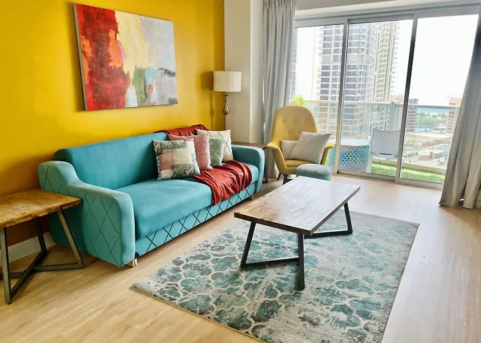 Newly Renovated Marina & Sea View Family Condo