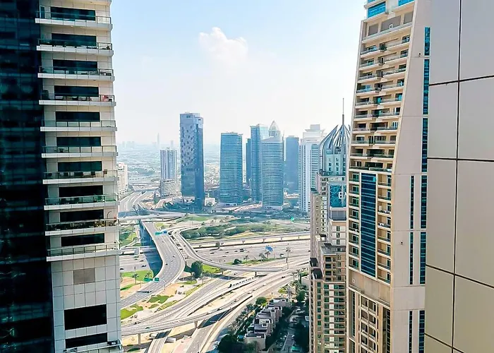 Dubai Marina - Marina Pinnacle Tower