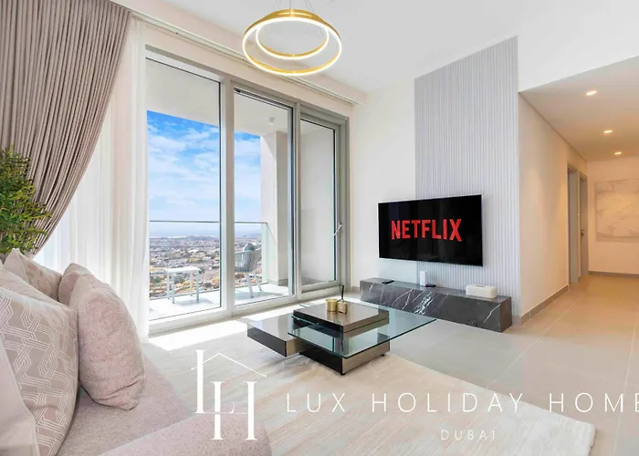 Lux The Downtown Sea View Suite