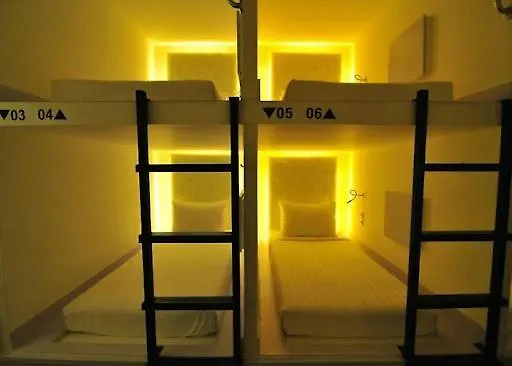 Honeycomb Capsule Hostel Near Burjuman And Sharaf Dg Metro