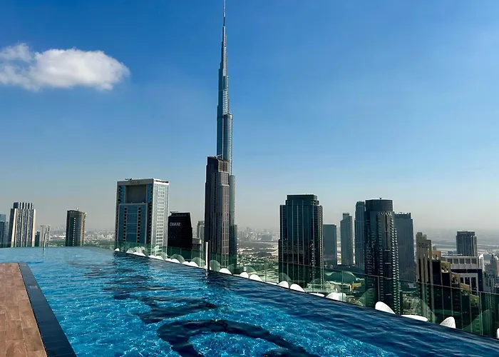 Luxury Stay With Burj Khalifa Views & Infinity Pool