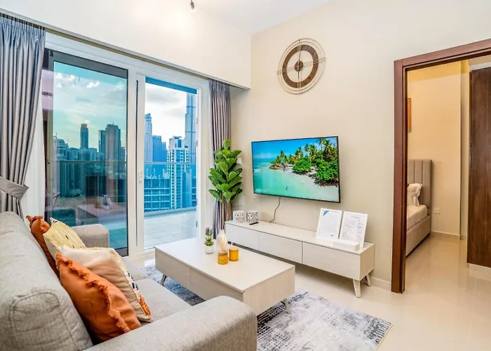 Stunning 2-Bedroom Business Bay Apartment With Burj Khalifa View & Huge Balcony