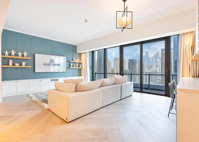 Gorgeous Home With Full Marina & Skyline View