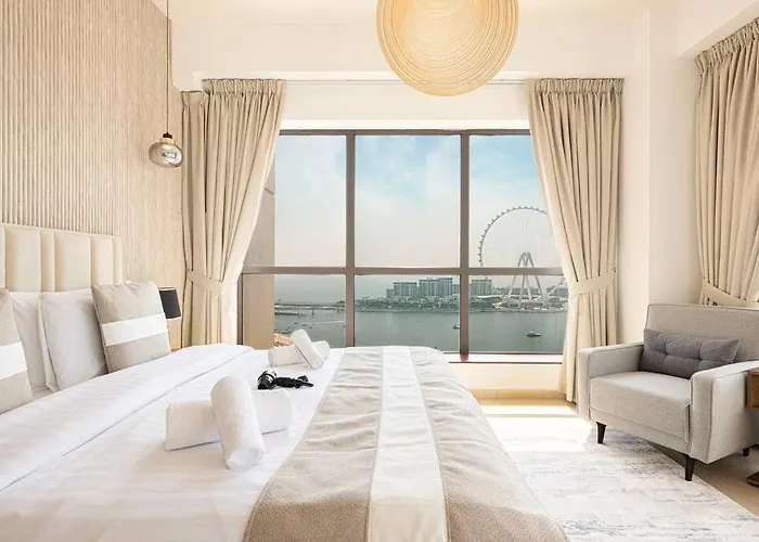 Dubai Eye & Sea View, 1-Min Walk To Jbr Beach, Luxurious Beach Retreat!