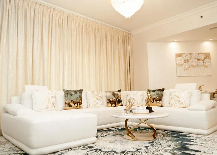 2Bdr Luxury Apartment In Palm