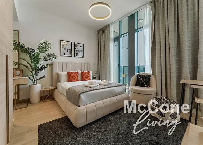 Stylish Studio With Gym & Pool Access