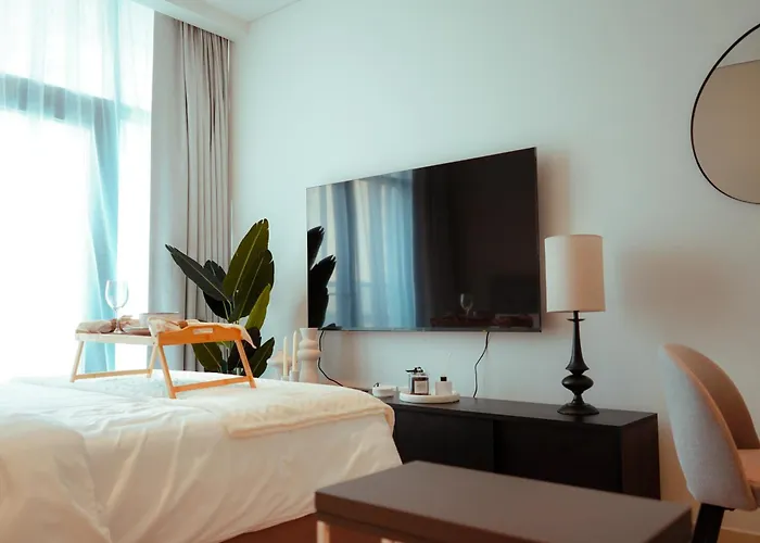 Your Elegant Palm Paradise- Fully Equipped