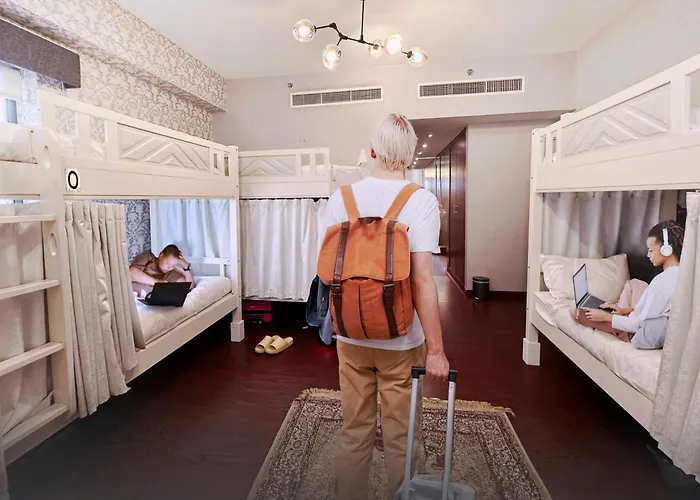 Travelers - Dubai Marina Hostel