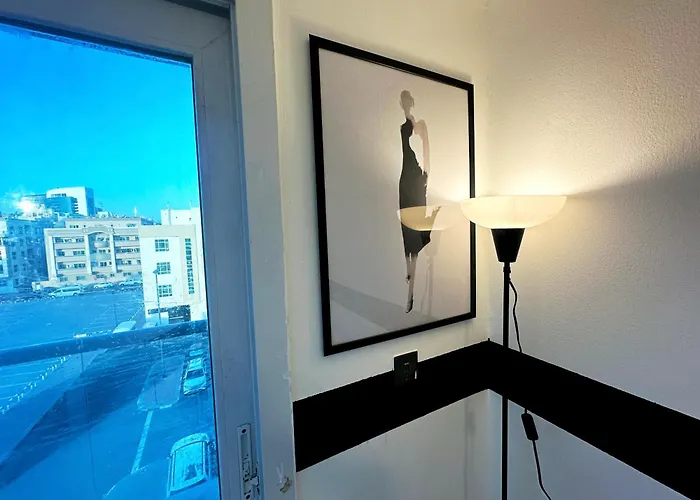 Blissful Partition Room In Bur Dubai Near Burjuman Metro