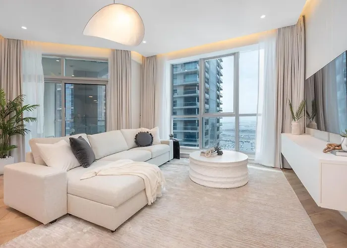 Exquisite 2-Bedrooms At The Torch Tower In Dubai Marina Near The Beach!