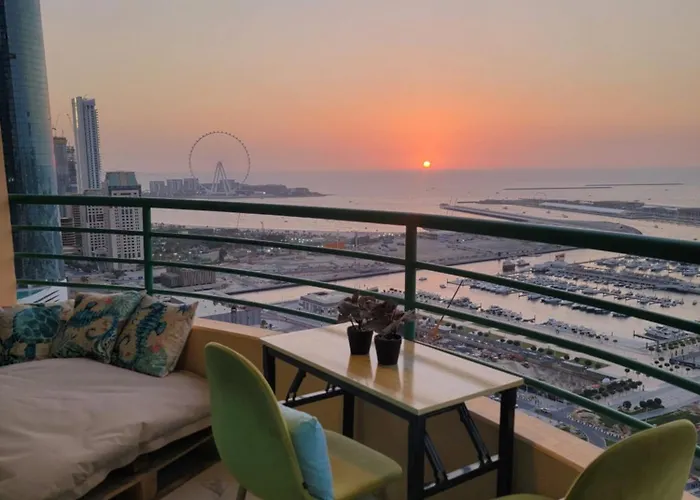 Perla Hostel - Dubai Marina