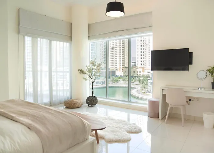 Relaxing 2Br Haven In Dubai Marina Perfect Location & Amenities