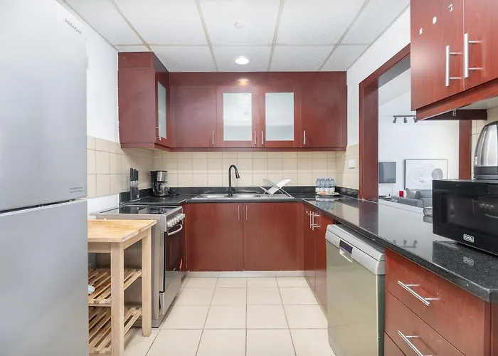 Spacious 4 Bedroom Apartment In Jbr