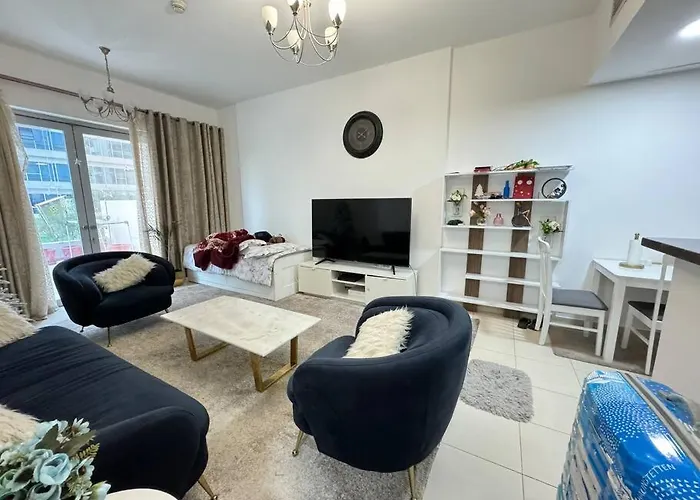 Stylish & Cozy Urban Retreat