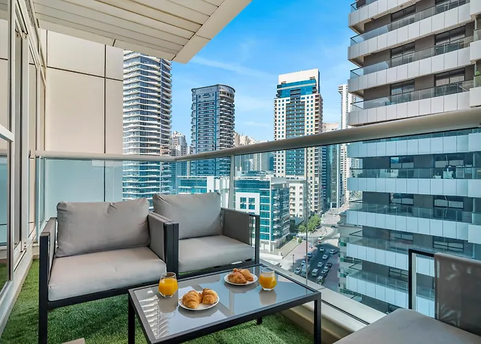 Spacious Home Near Metro & Beach In Dubai Marina
