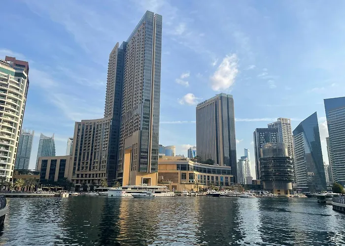 Four Stars Dubai Marina Jbr