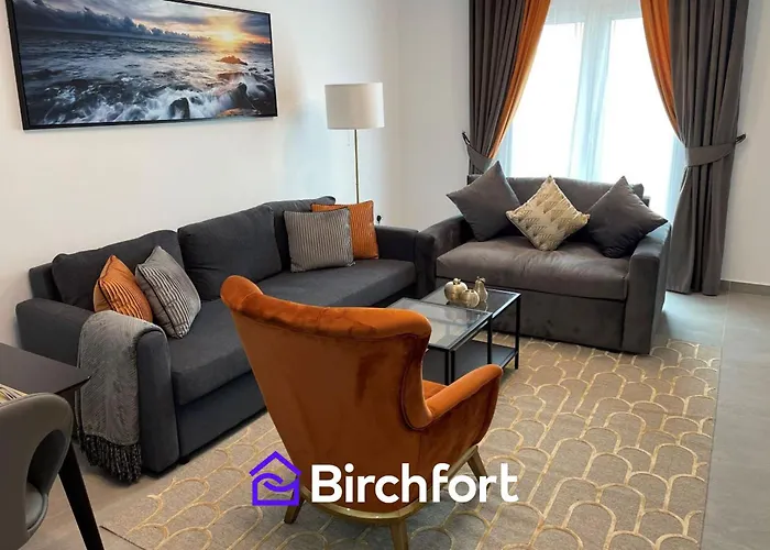 Birchfort - Newly Renovated Unique 1 Bedroom Apartment