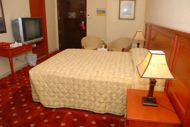 London Crown 2