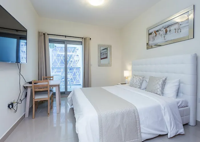 Park Towers By Deluxe Holiday Homes