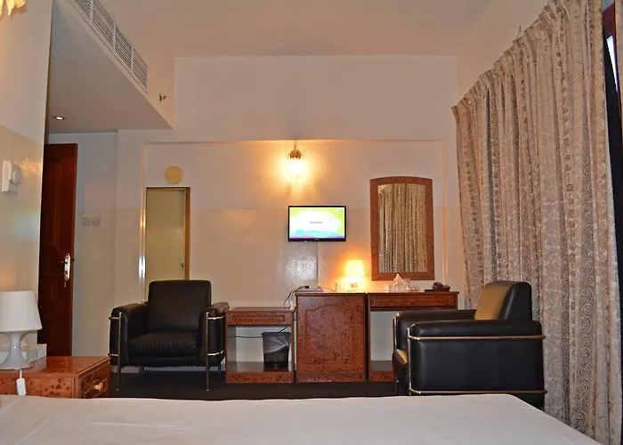 Queen\'S Hotel